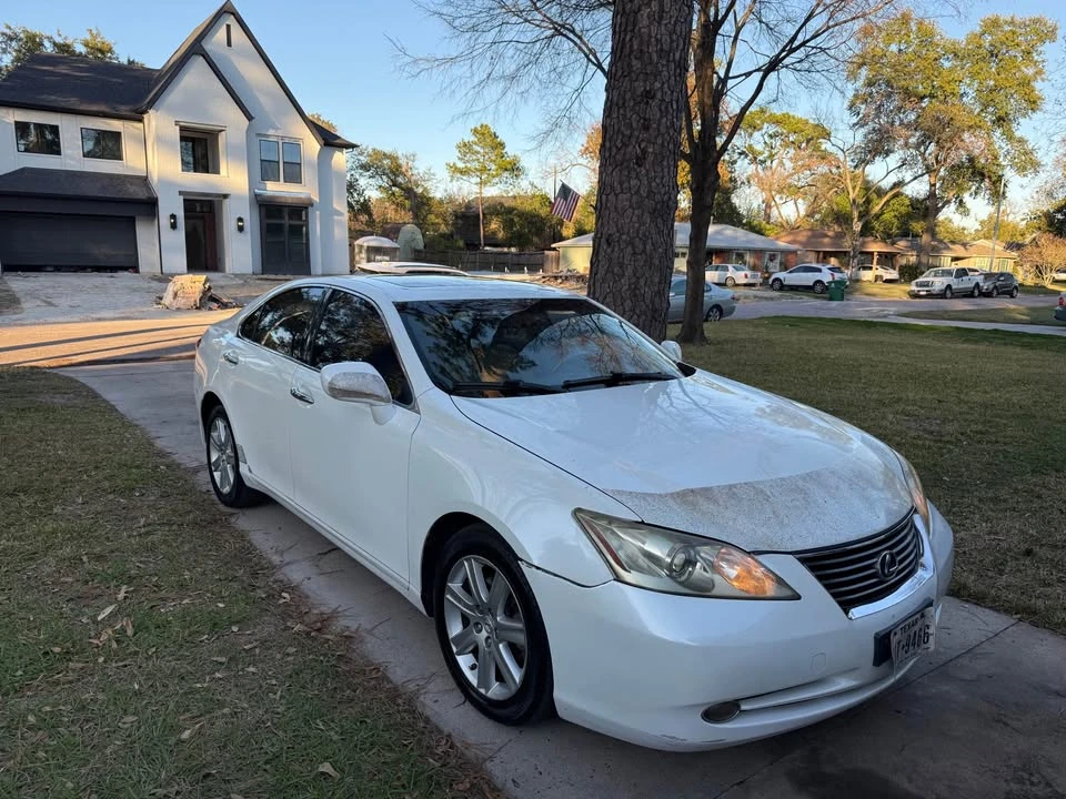 2007 Lexus ES 5th Gen - Image 2 of 10