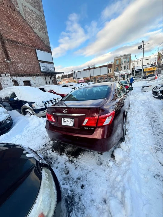2007 Lexus ES 5th Gen - Image 2 of 10
