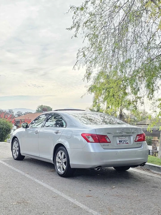 2007 Lexus ES 5th Gen - Image 4 of 13
