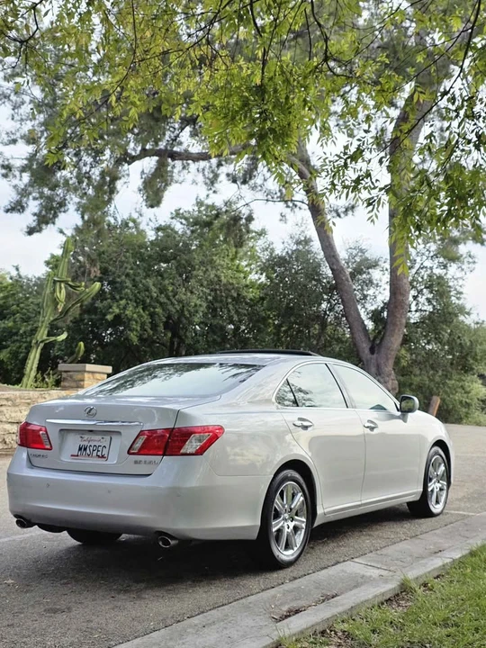 2007 Lexus ES 5th Gen - Image 3 of 13