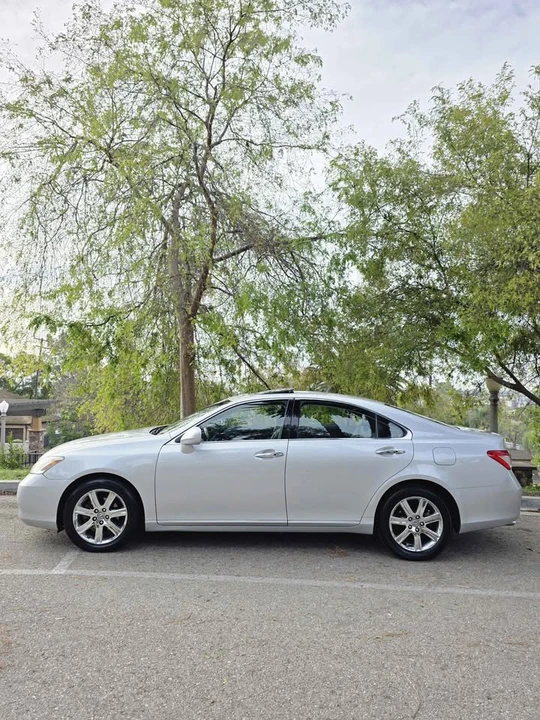 2007 Lexus ES 5th Gen - Image 5 of 13