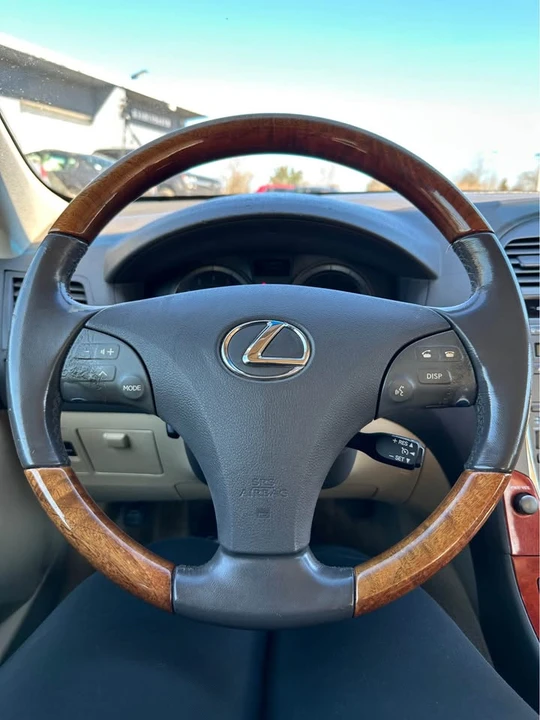 2007 Lexus ES 5th Gen - Image 11 of 19