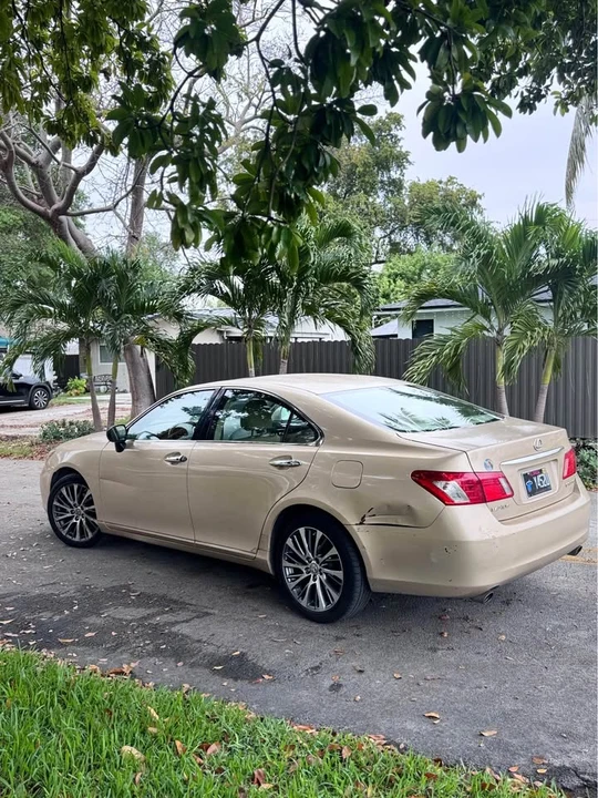 2007 Lexus ES 5th Gen - Image 2 of 9