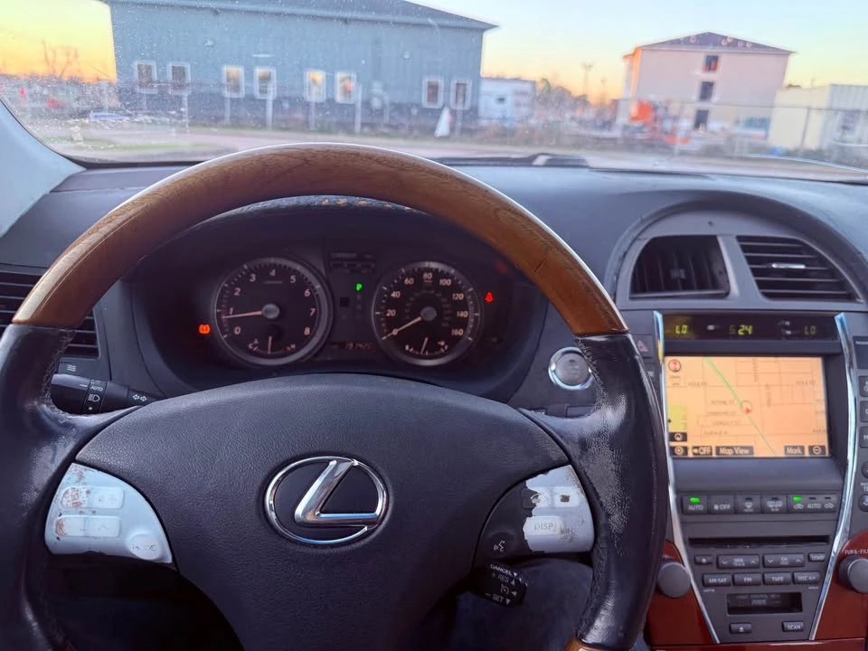 2007 Lexus ES 5th Gen - Image 6 of 9