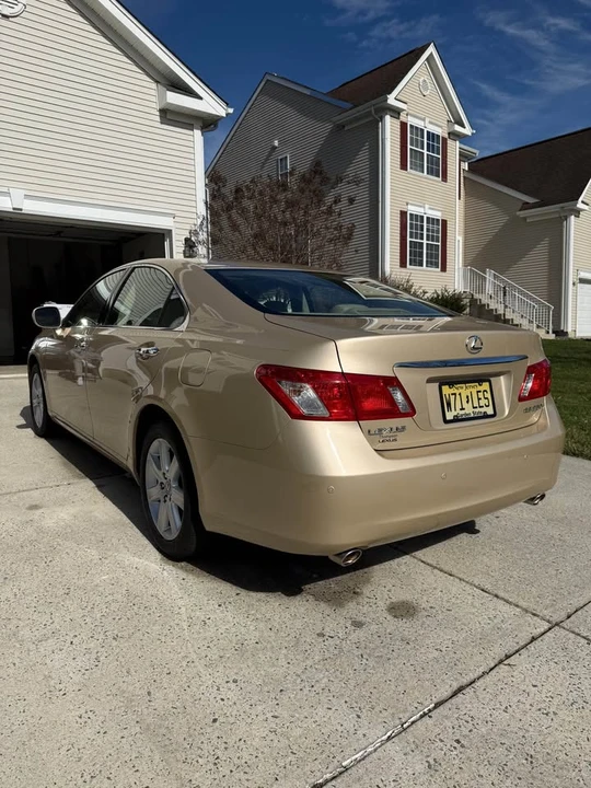 2007 Lexus ES 5th Gen - Image 3 of 12