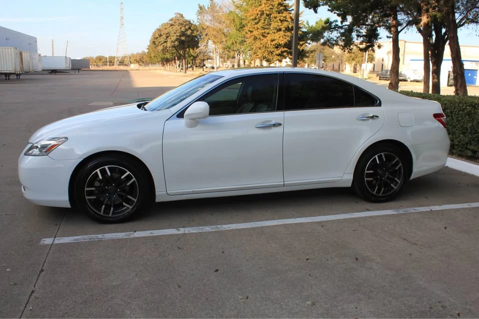 2007 Lexus ES 5th Gen - Image 3 of 11