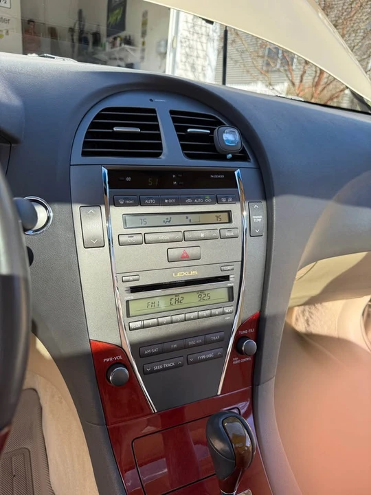 2007 Lexus ES 5th Gen - Image 9 of 12