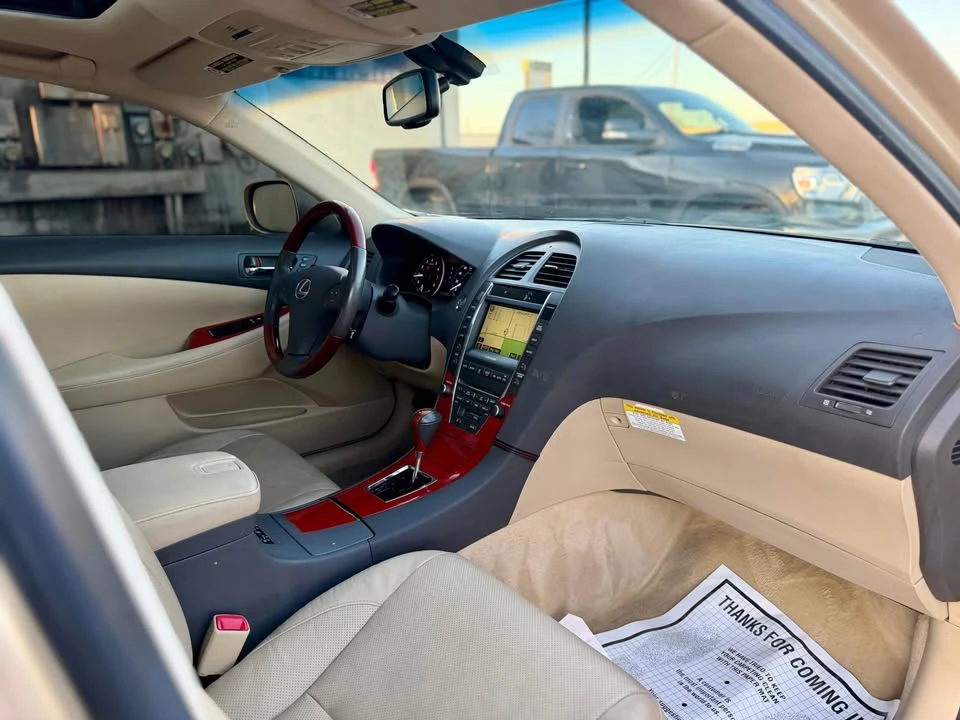2007 Lexus ES 5th Gen - Image 16 of 19