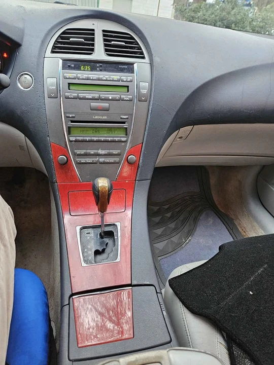 2007 Lexus ES 5th Gen - Image 12 of 14