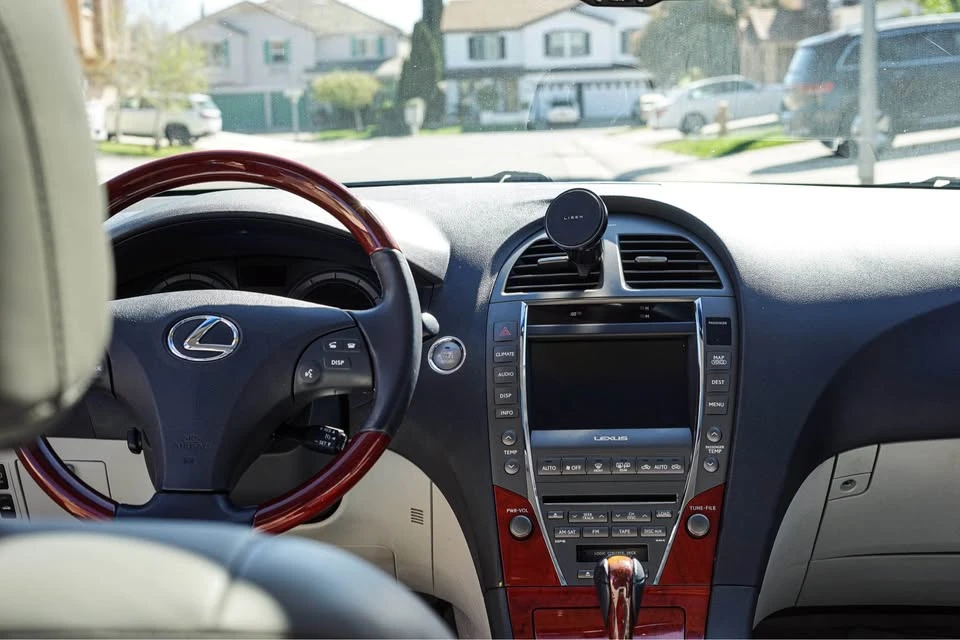 2007 Lexus ES 5th Gen - Image 8 of 10