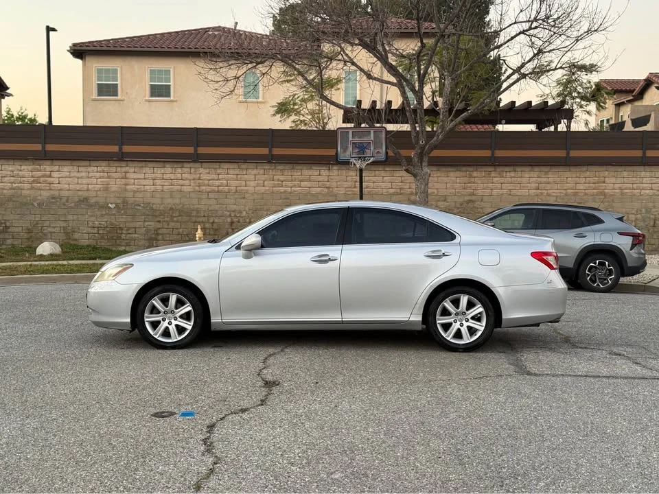 2007 Lexus ES 5th Gen - Image 5 of 11