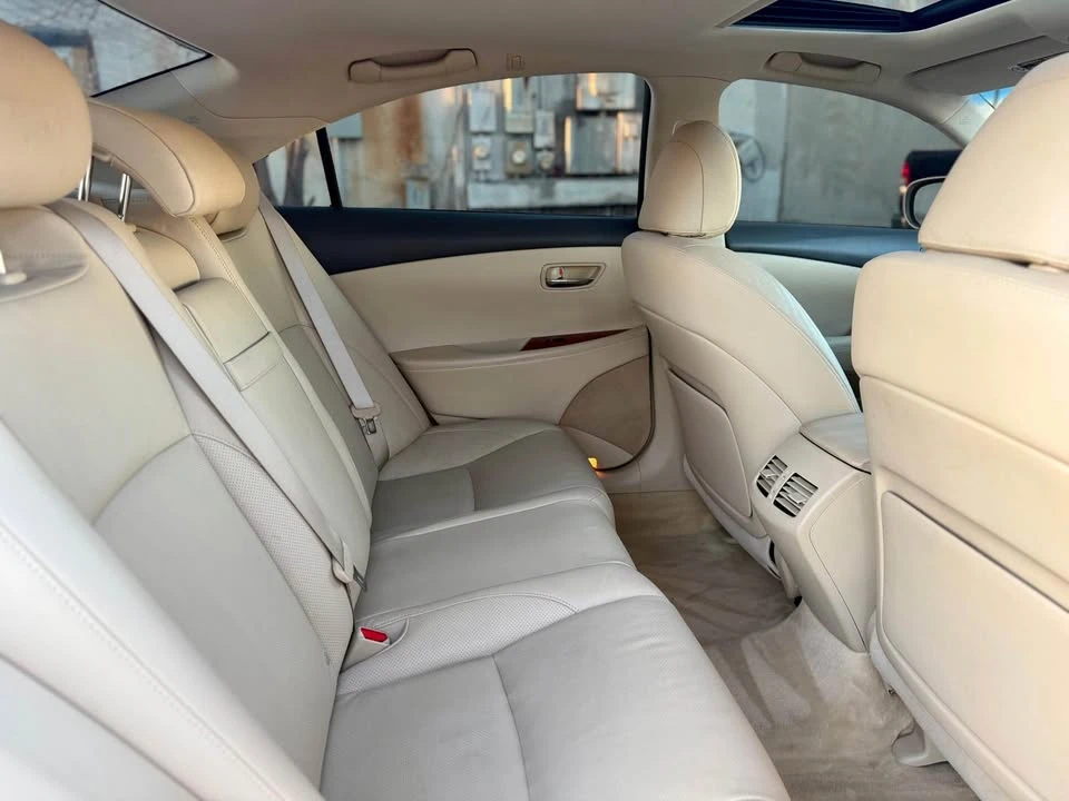 2007 Lexus ES 5th Gen - Image 13 of 17