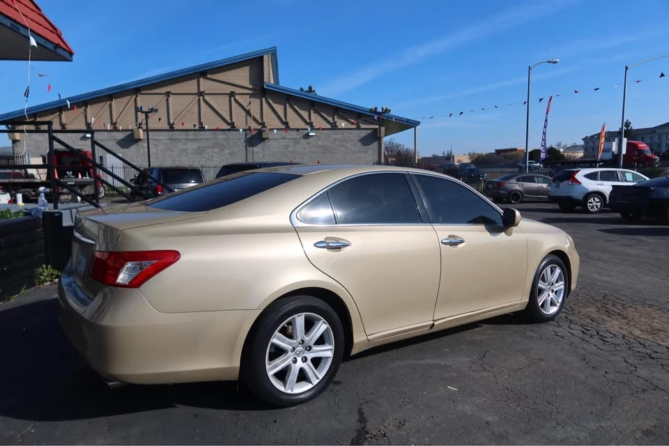2007 Lexus ES 5th Gen - Image 4 of 13