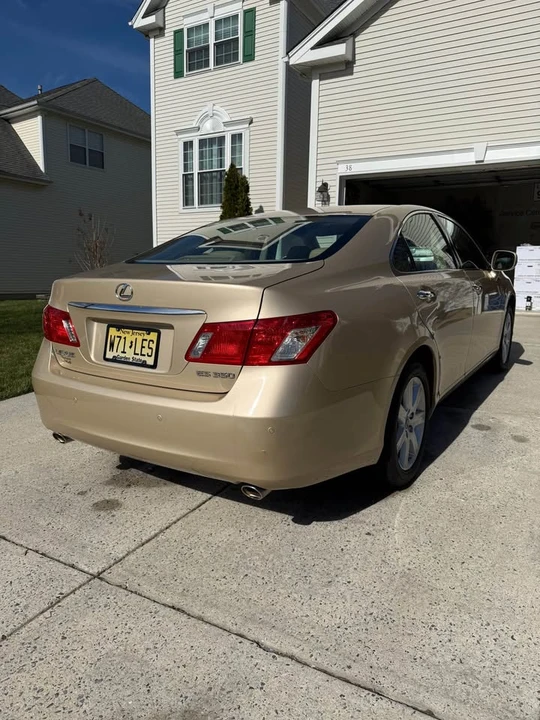 2007 Lexus ES 5th Gen - Image 2 of 12