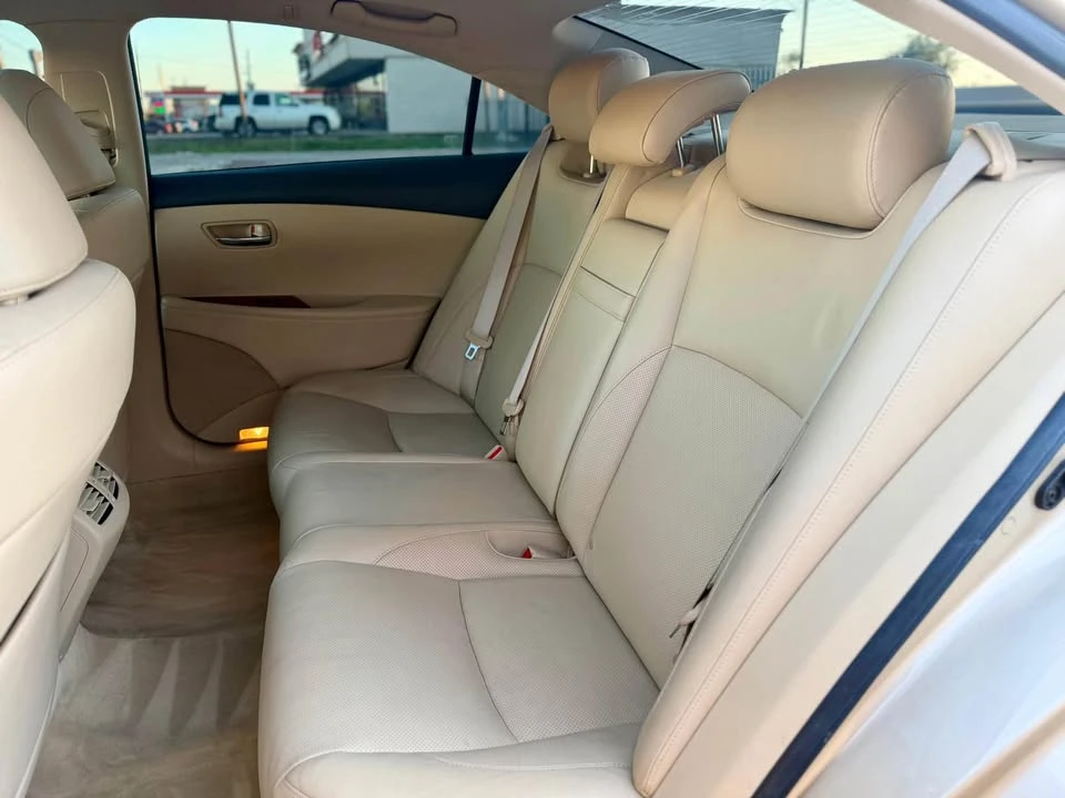 2007 Lexus ES 5th Gen - Image 11 of 17
