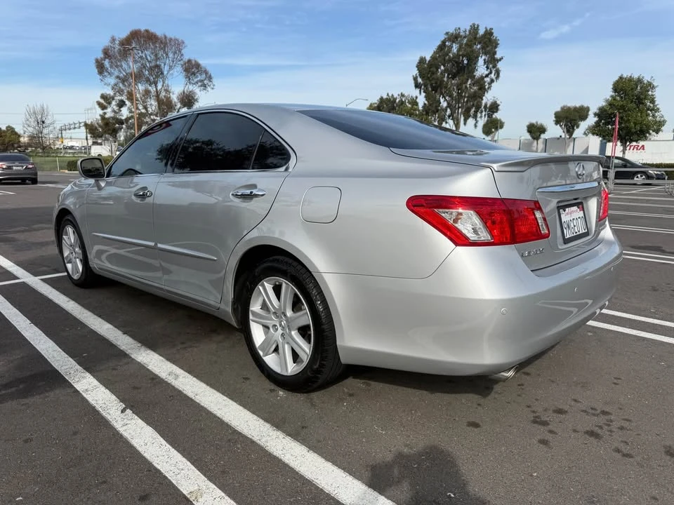 2007 Lexus ES 5th Gen - Image 4 of 17