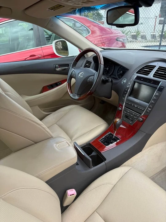 2007 Lexus ES 5th Gen - Image 4 of 6