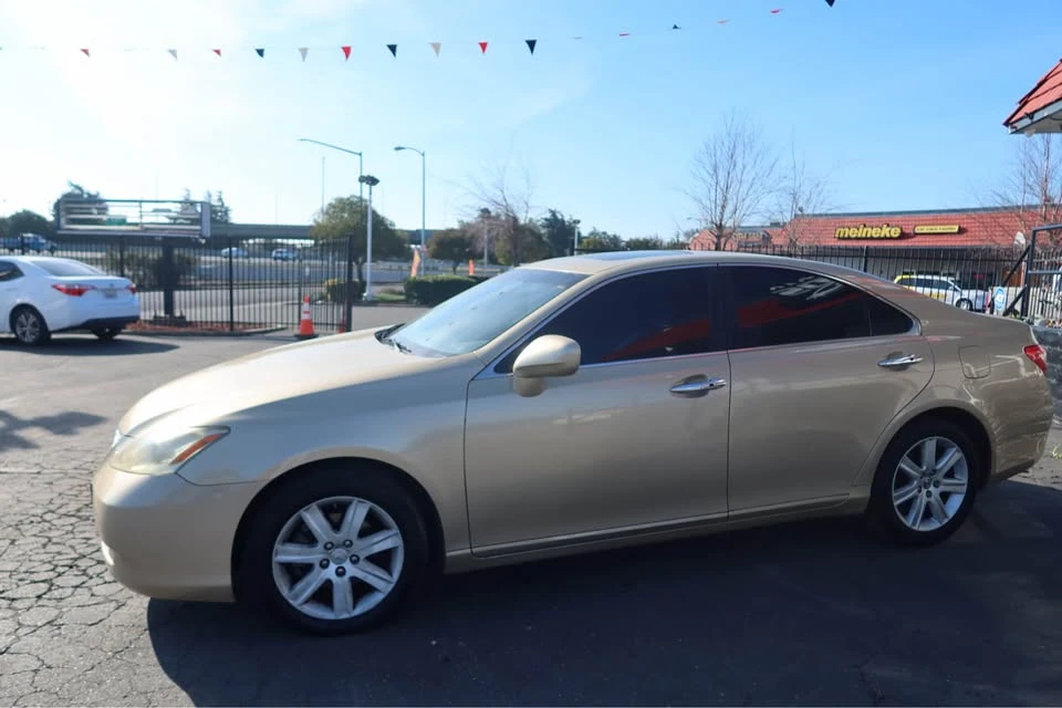 2007 Lexus ES 5th Gen - Image 2 of 13