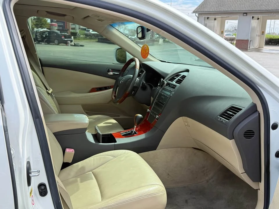 2007 Lexus ES 5th Gen - Image 11 of 18