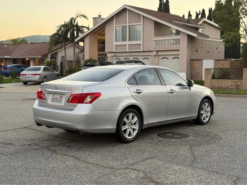 2007 Lexus ES 5th Gen - Image 3 of 11