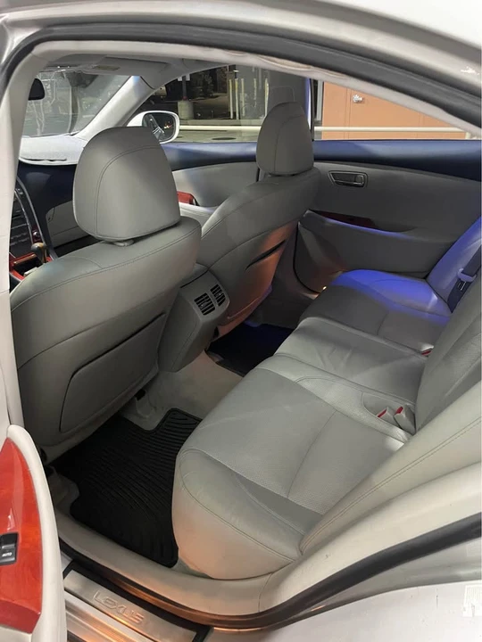 2007 Lexus ES 5th Gen - Image 4 of 10