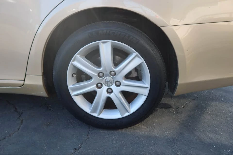 2007 Lexus ES 5th Gen - Image 10 of 13