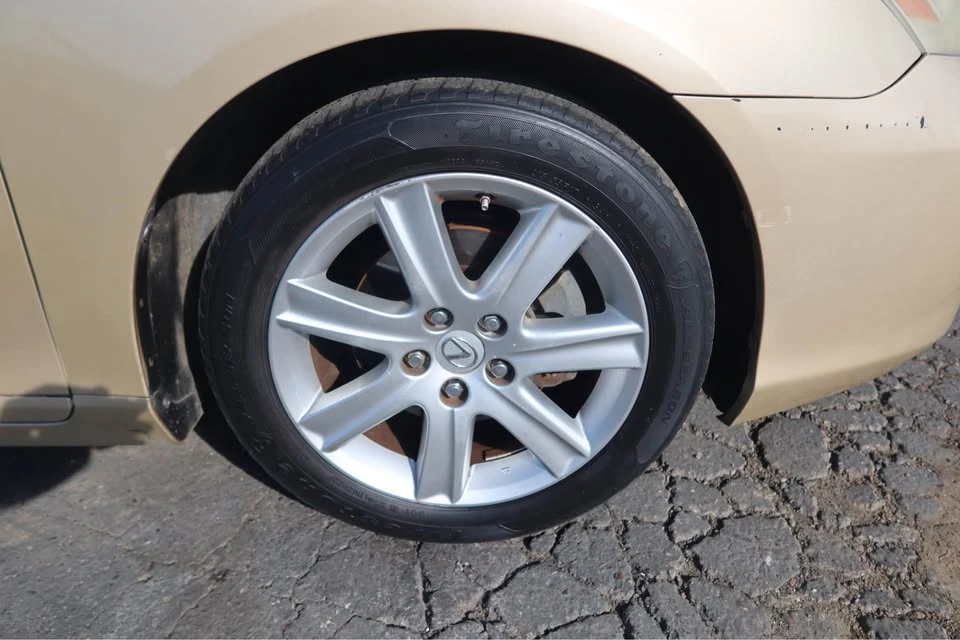 2007 Lexus ES 5th Gen - Image 12 of 13