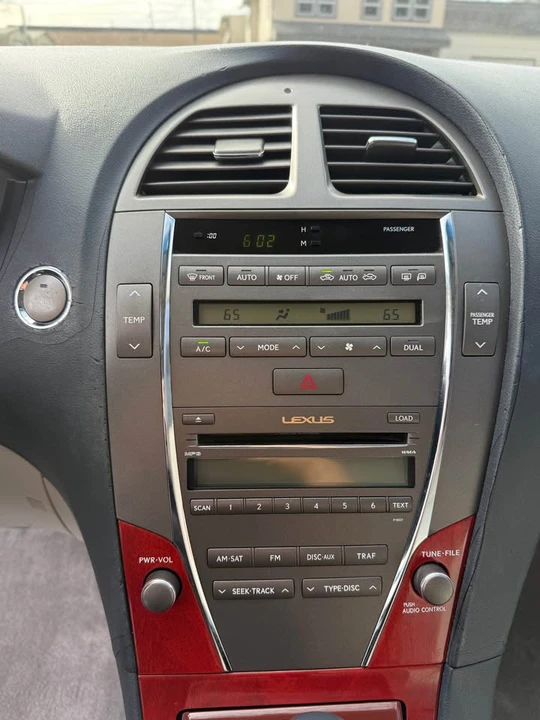 2007 Lexus ES 5th Gen - Image 13 of 19