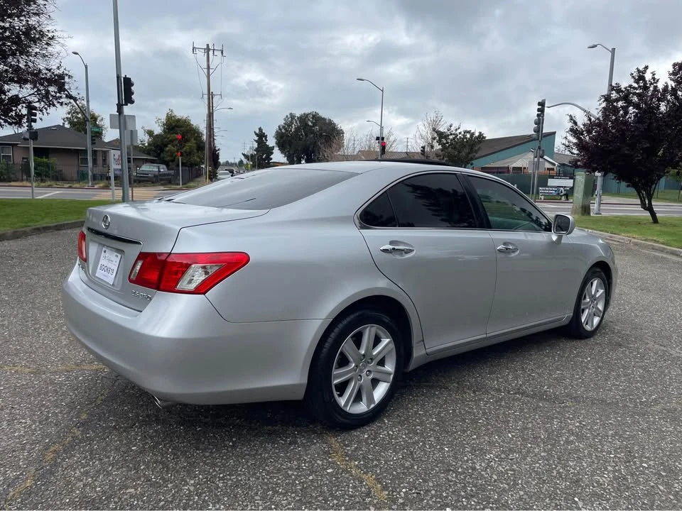 2007 Lexus ES 5th Gen - Image 2 of 14