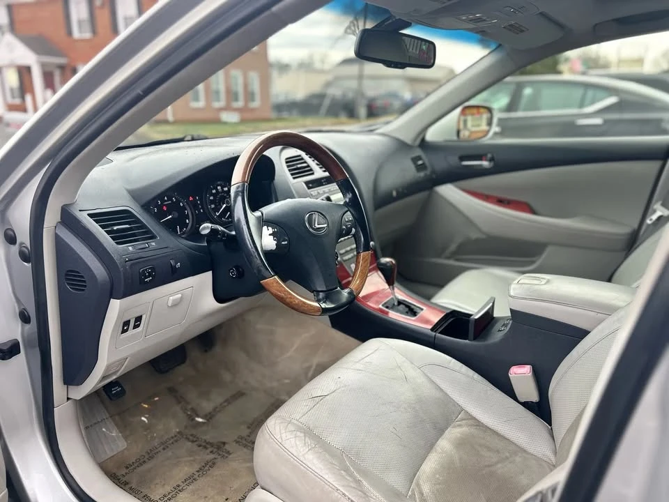 2007 Lexus ES 5th Gen - Image 10 of 16