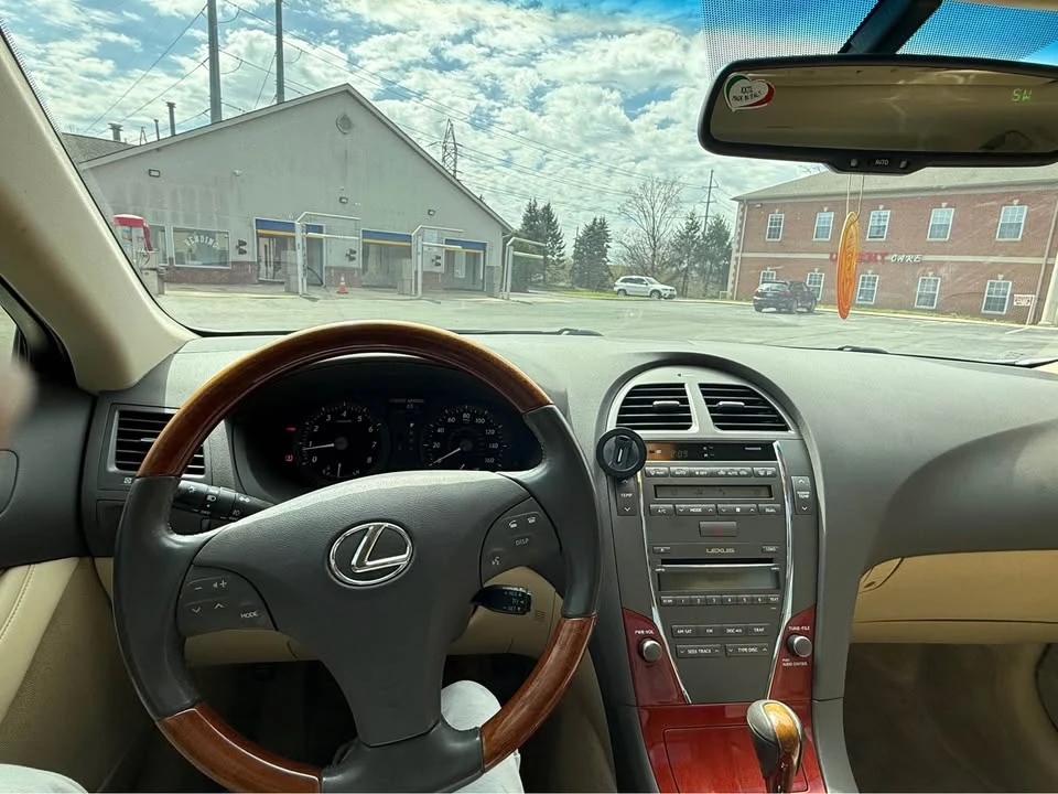 2007 Lexus ES 5th Gen - Image 11 of 19