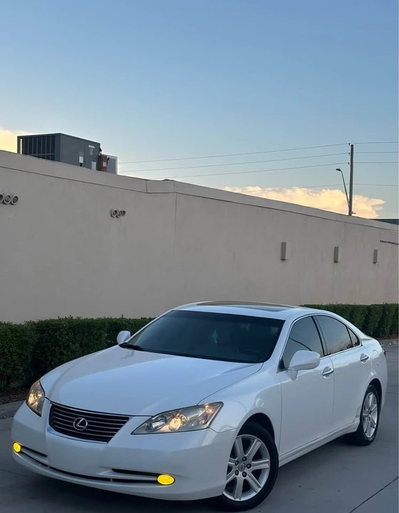 2007 Lexus ES 5th Gen - Image 2 of 17