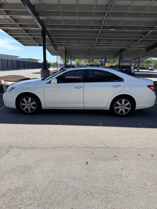 2007 Lexus ES 5th Gen - Image 2 of 10