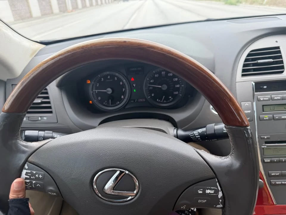 2007 Lexus ES 5th Gen - Image 7 of 12