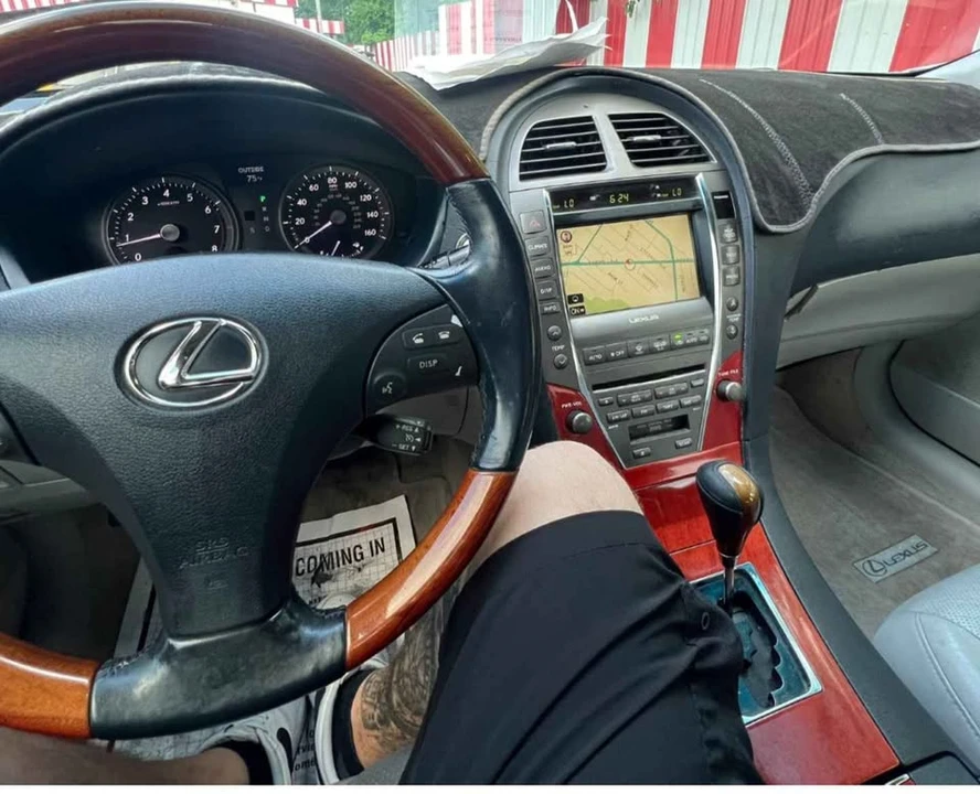 2007 Lexus ES 5th Gen - Image 11 of 13
