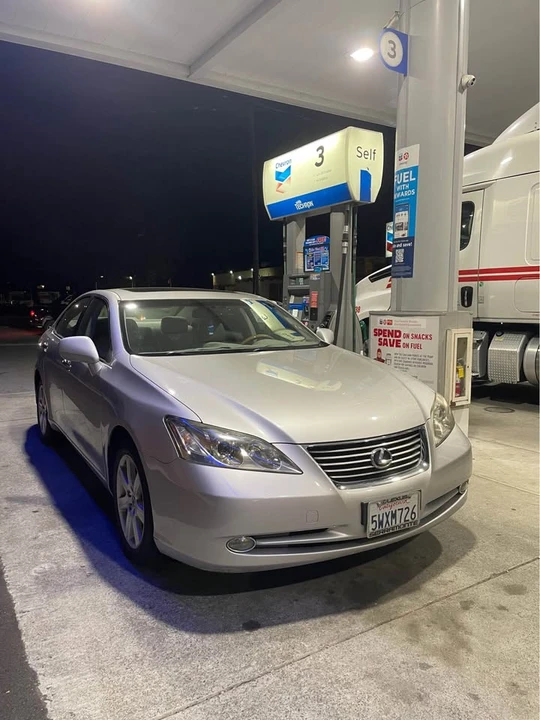 2007 Lexus ES 5th Gen - Image 2 of 10