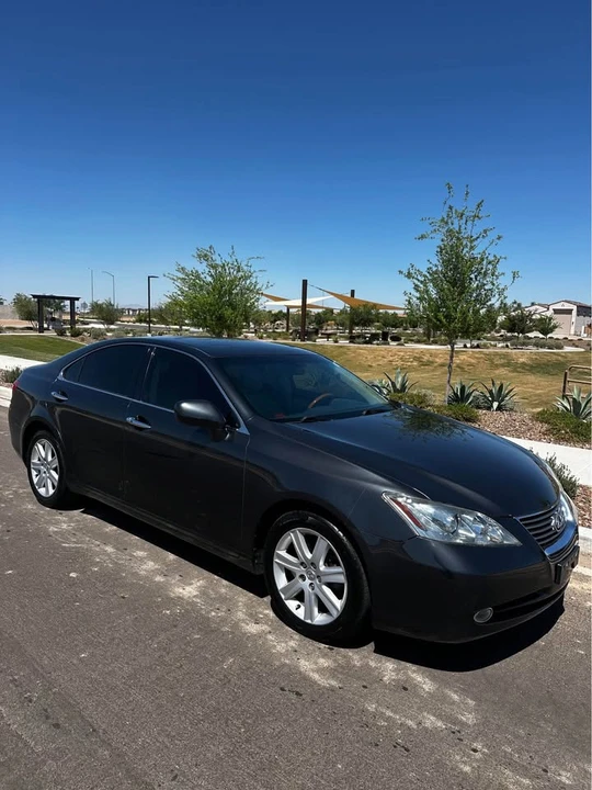 2007 Lexus ES 5th Gen - Image 2 of 10