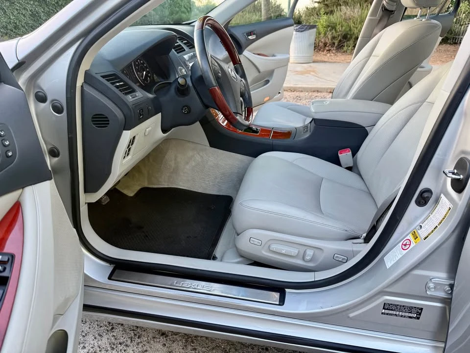 2007 Lexus ES 5th Gen - Image 5 of 8