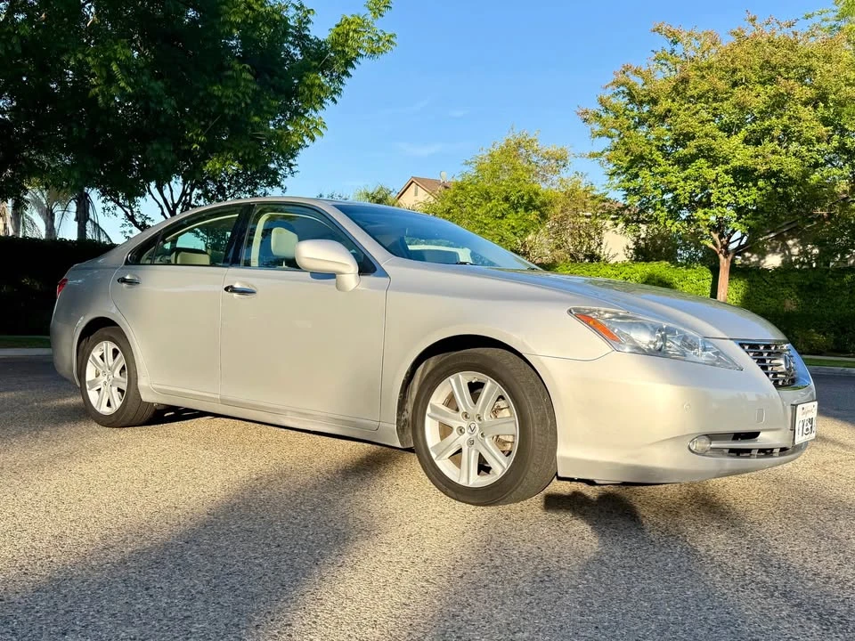 2007 Lexus ES 5th Gen - Image 2 of 8