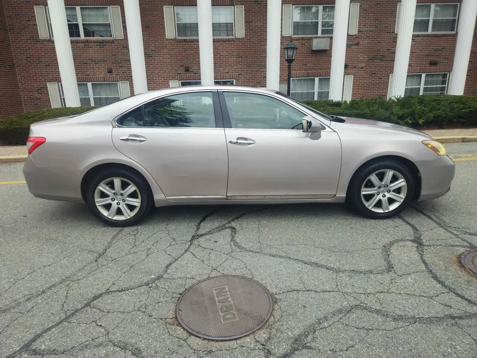 2007 Lexus ES 5th Gen - Image 8 of 19