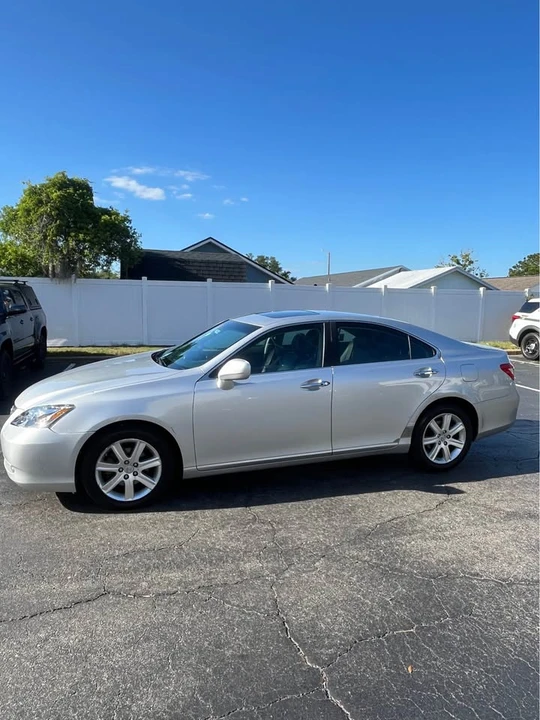 2007 Lexus ES 5th Gen - Image 2 of 11