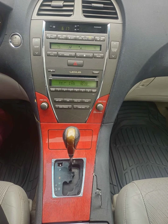 2007 Lexus ES 5th Gen - Image 16 of 19