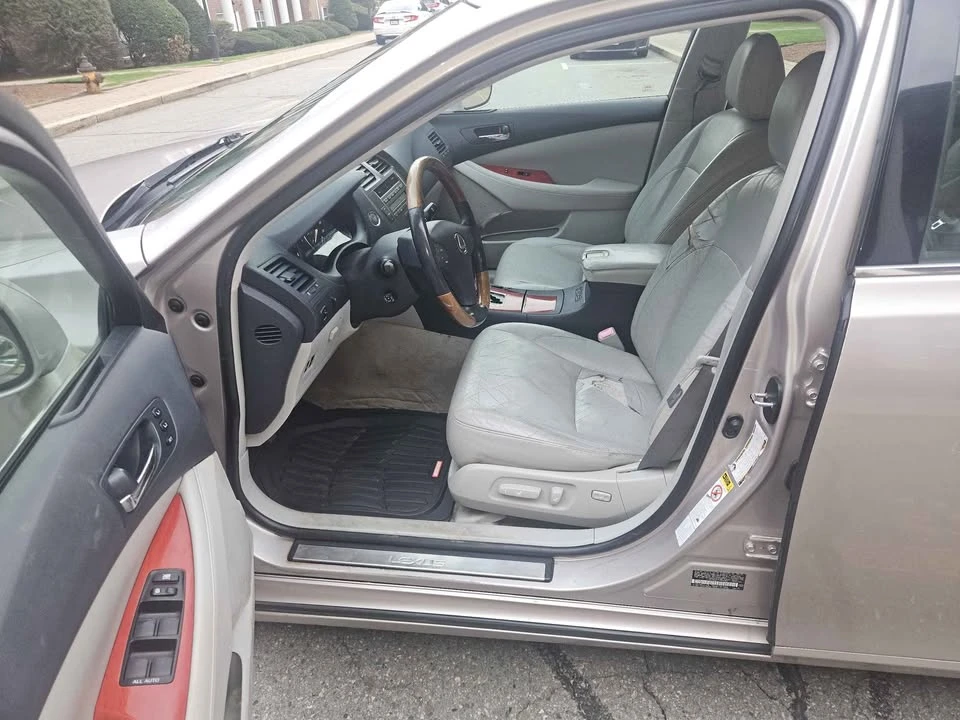 2007 Lexus ES 5th Gen - Image 10 of 19