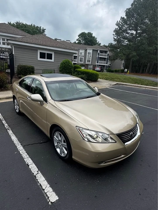 2007 Lexus ES 5th Gen - Image 11 of 13