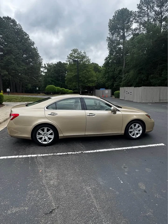 2007 Lexus ES 5th Gen - Image 4 of 13