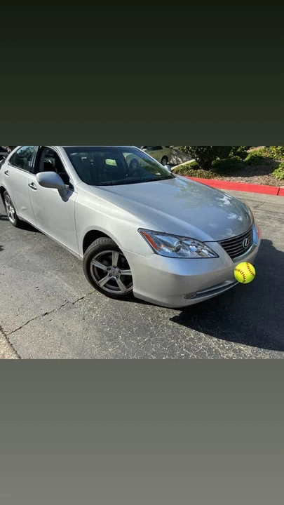 2007 Lexus ES 5th Gen - Image 2 of 9