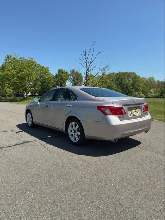 2007 Lexus ES 5th Gen - Image 6 of 15