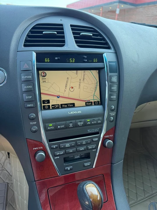 2007 Lexus ES 5th Gen - Image 16 of 19