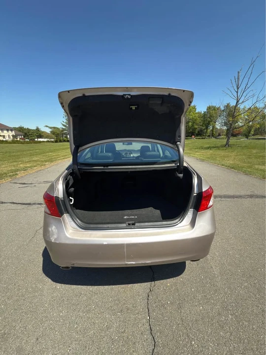 2007 Lexus ES 5th Gen - Image 13 of 15