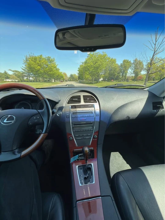 2007 Lexus ES 5th Gen - Image 12 of 15